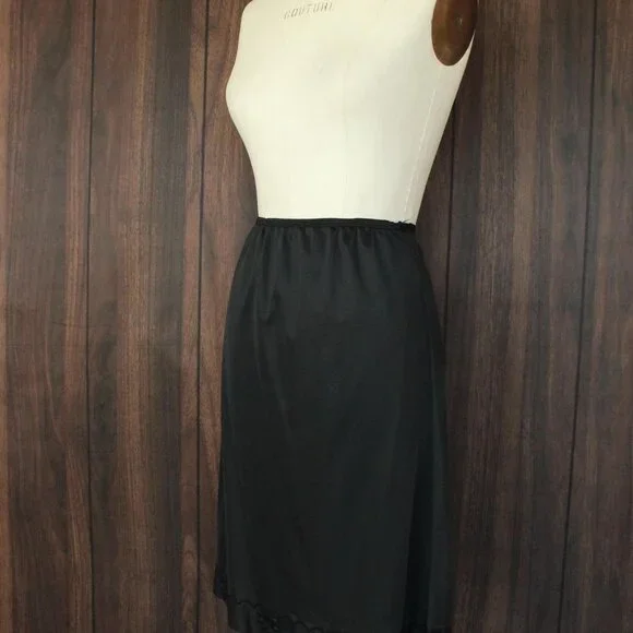 Vintage 1960s 1970s Half Slip, Carol Brent Black Nylon with Shamrock, Size Small - Picture 7 of 10